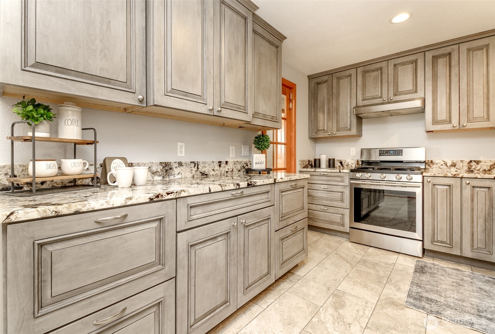 property viewer photo 7