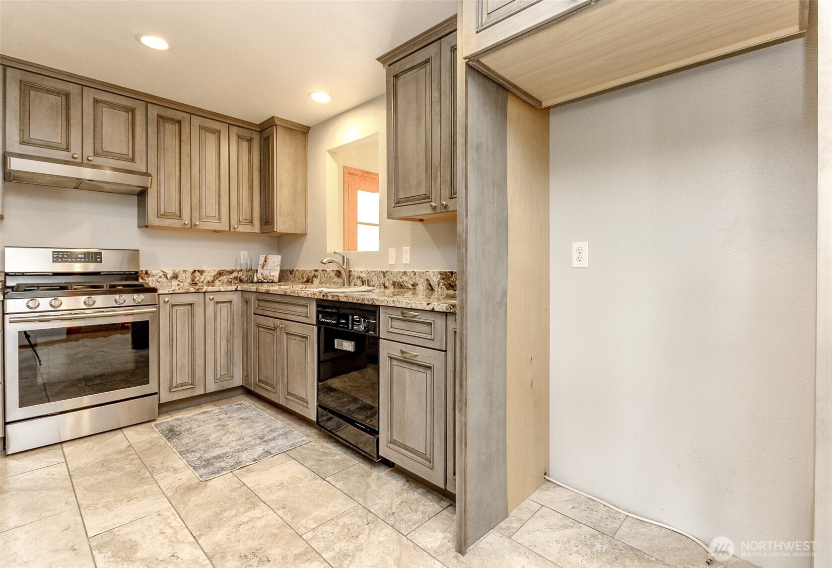 property viewer photo 9