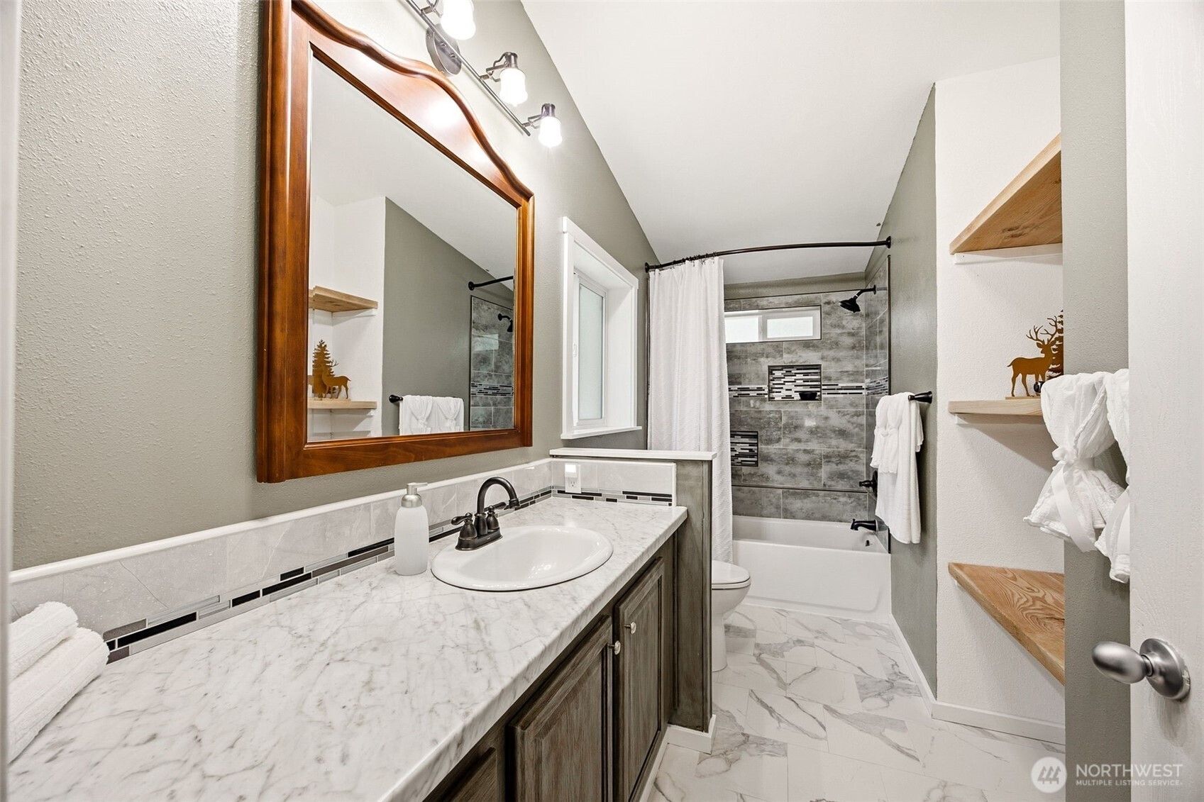 property viewer photo 9