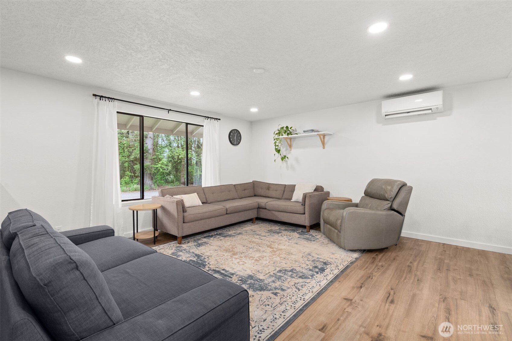 property viewer photo 4