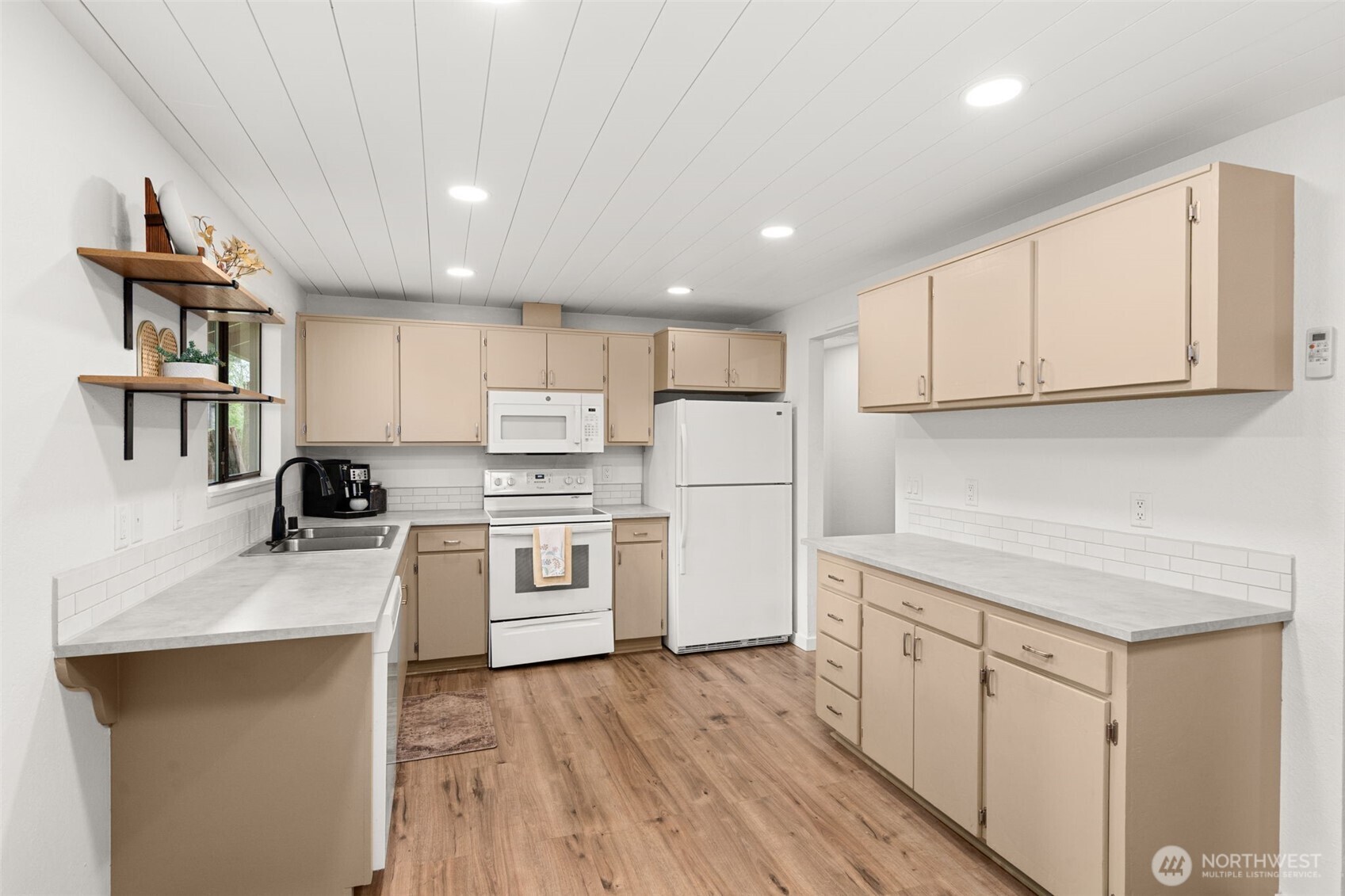 property viewer photo 7