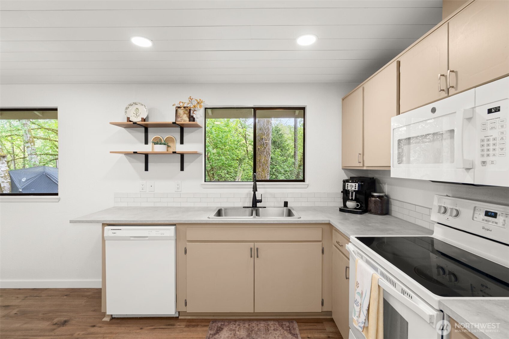 property viewer photo 8