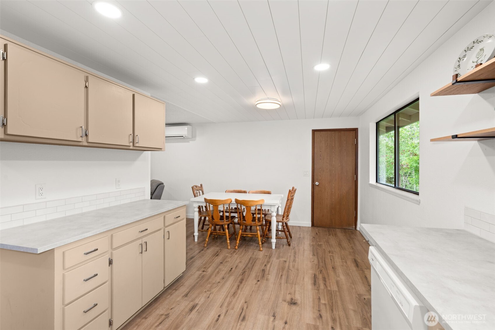 property viewer photo 9