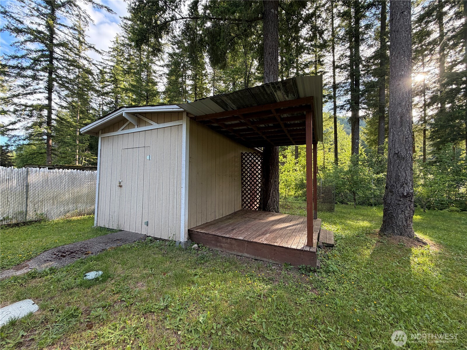 main property photo 23