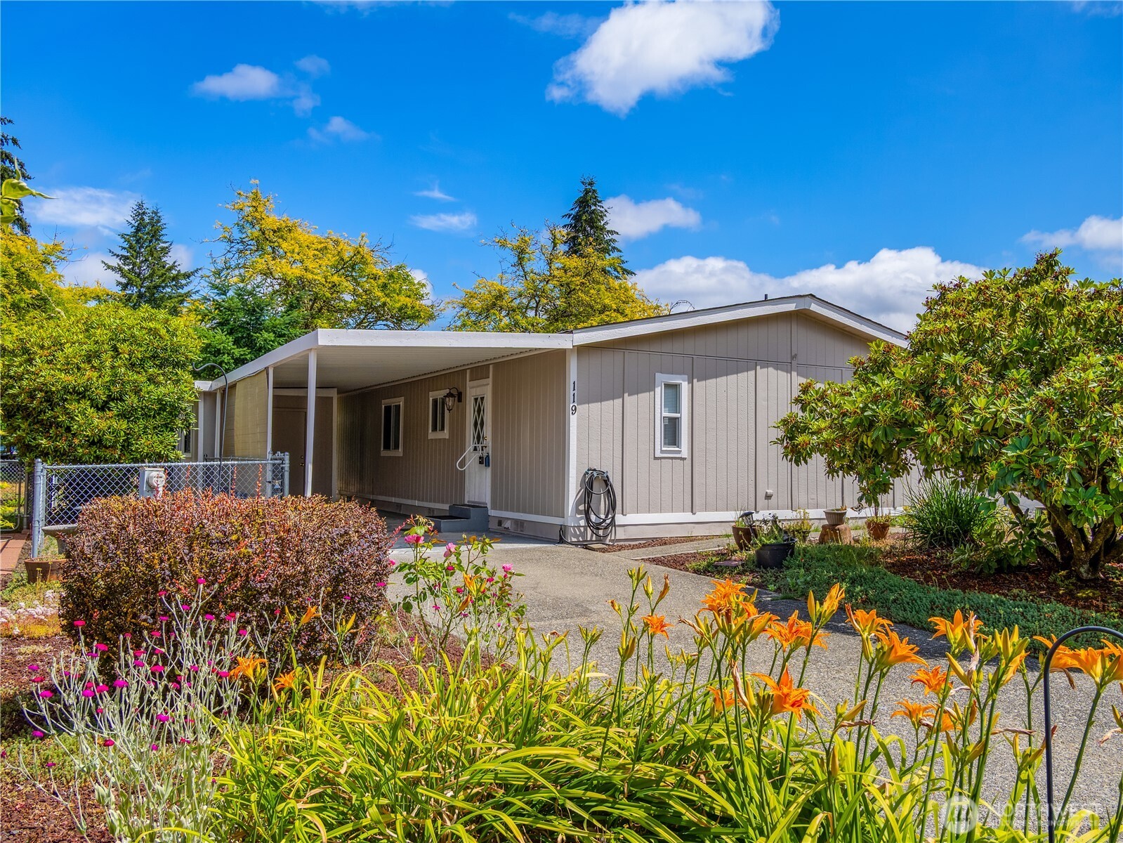 property viewer photo 1