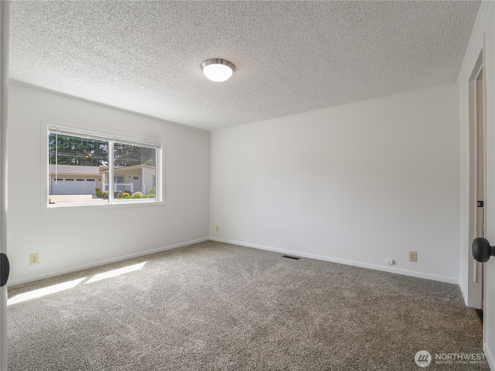 property viewer photo 10