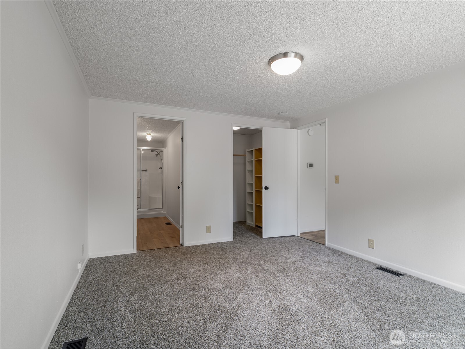 property viewer photo 12