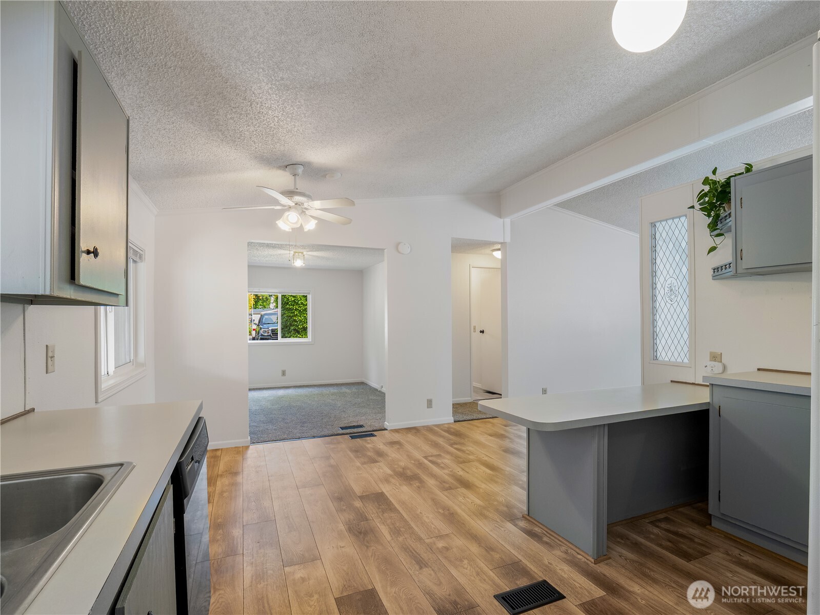 property viewer photo 18