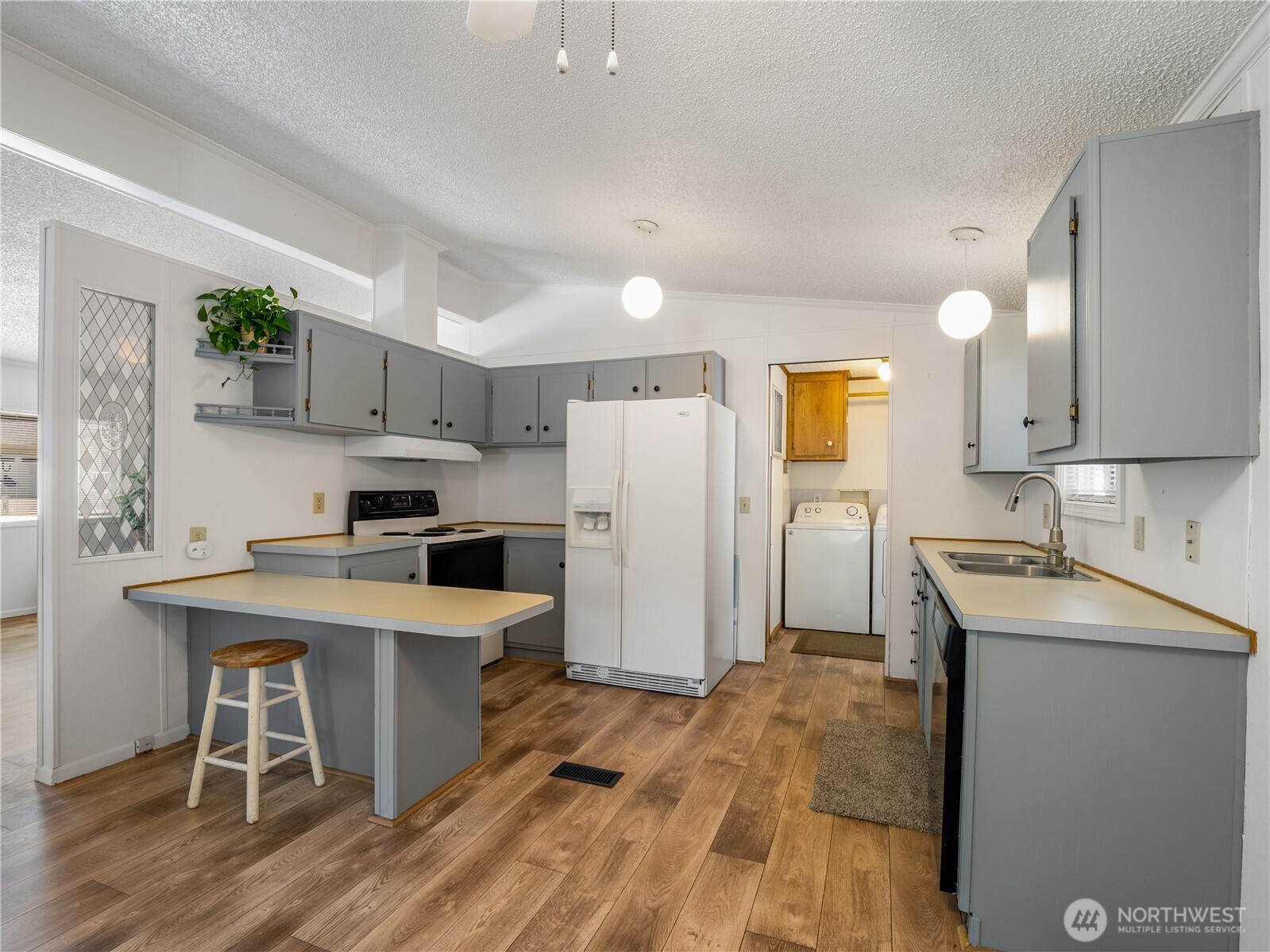 property viewer photo 2