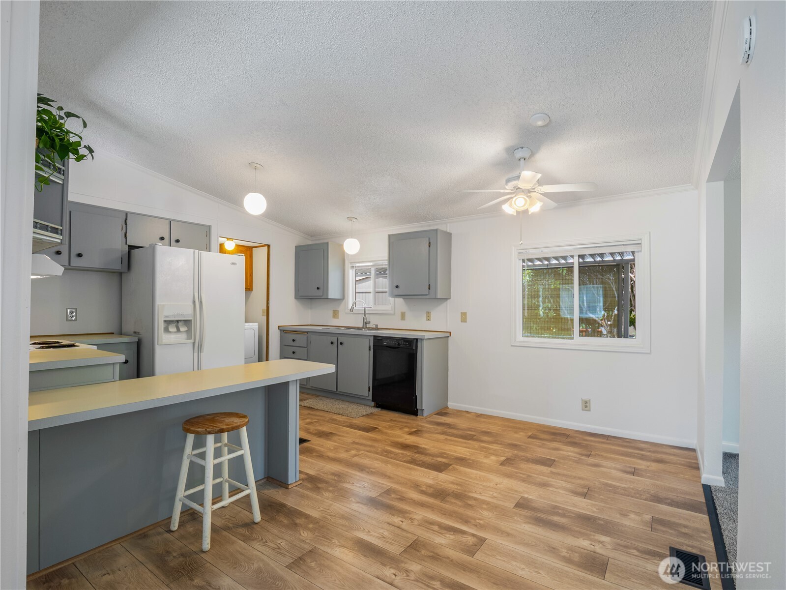 property viewer photo 4