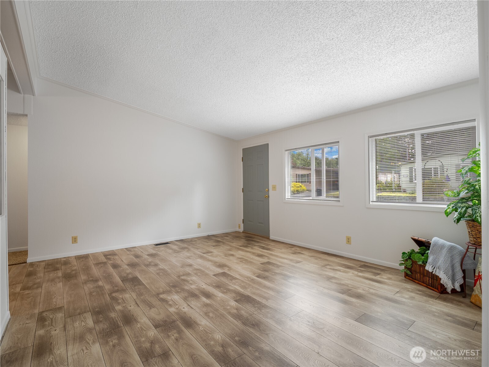 property viewer photo 8