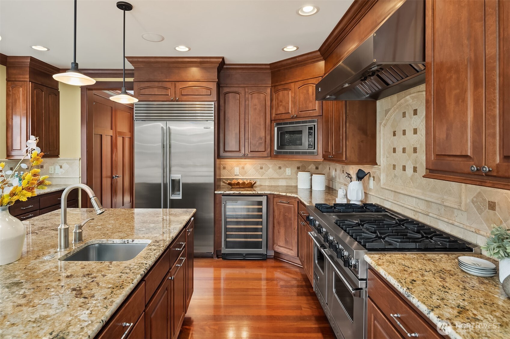 main property photo 17