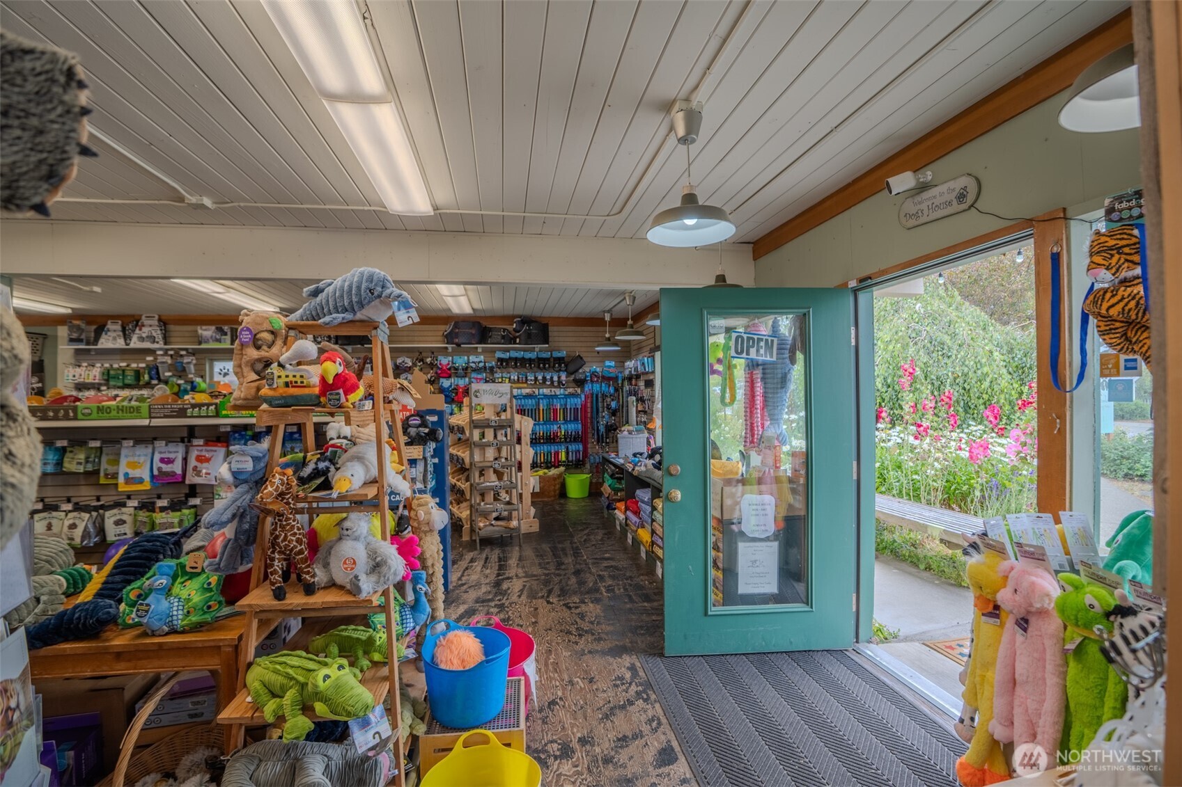 main property photo 30