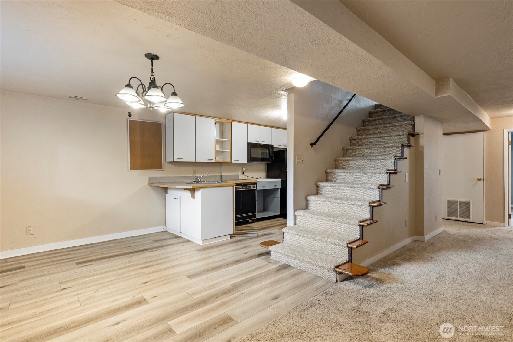 property viewer photo 13