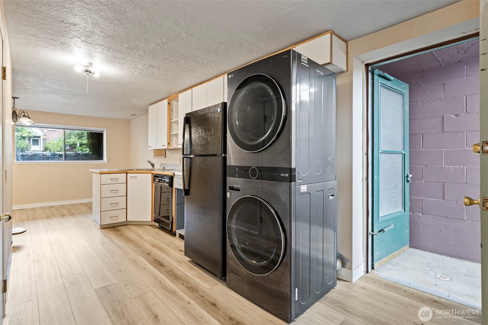 property viewer photo 15
