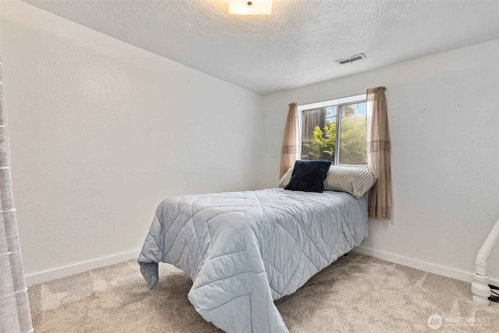 property viewer photo 16
