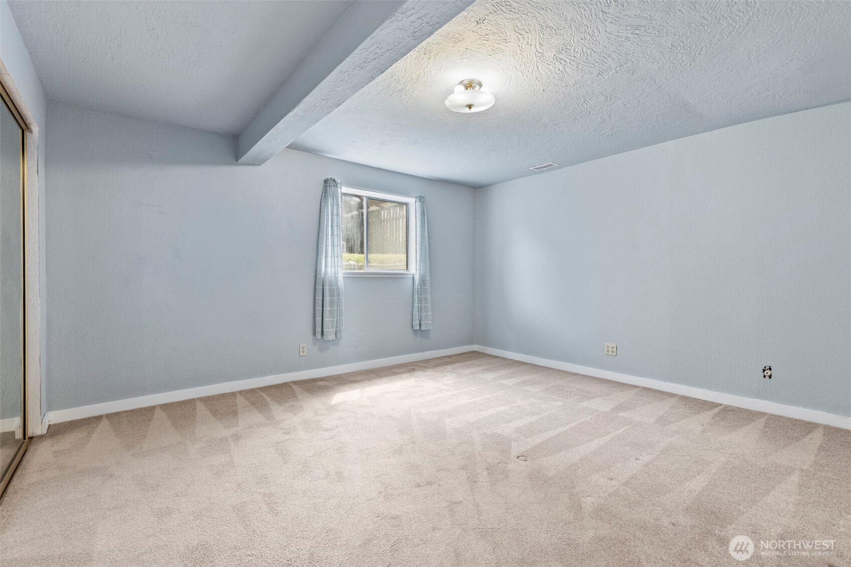 property viewer photo 17