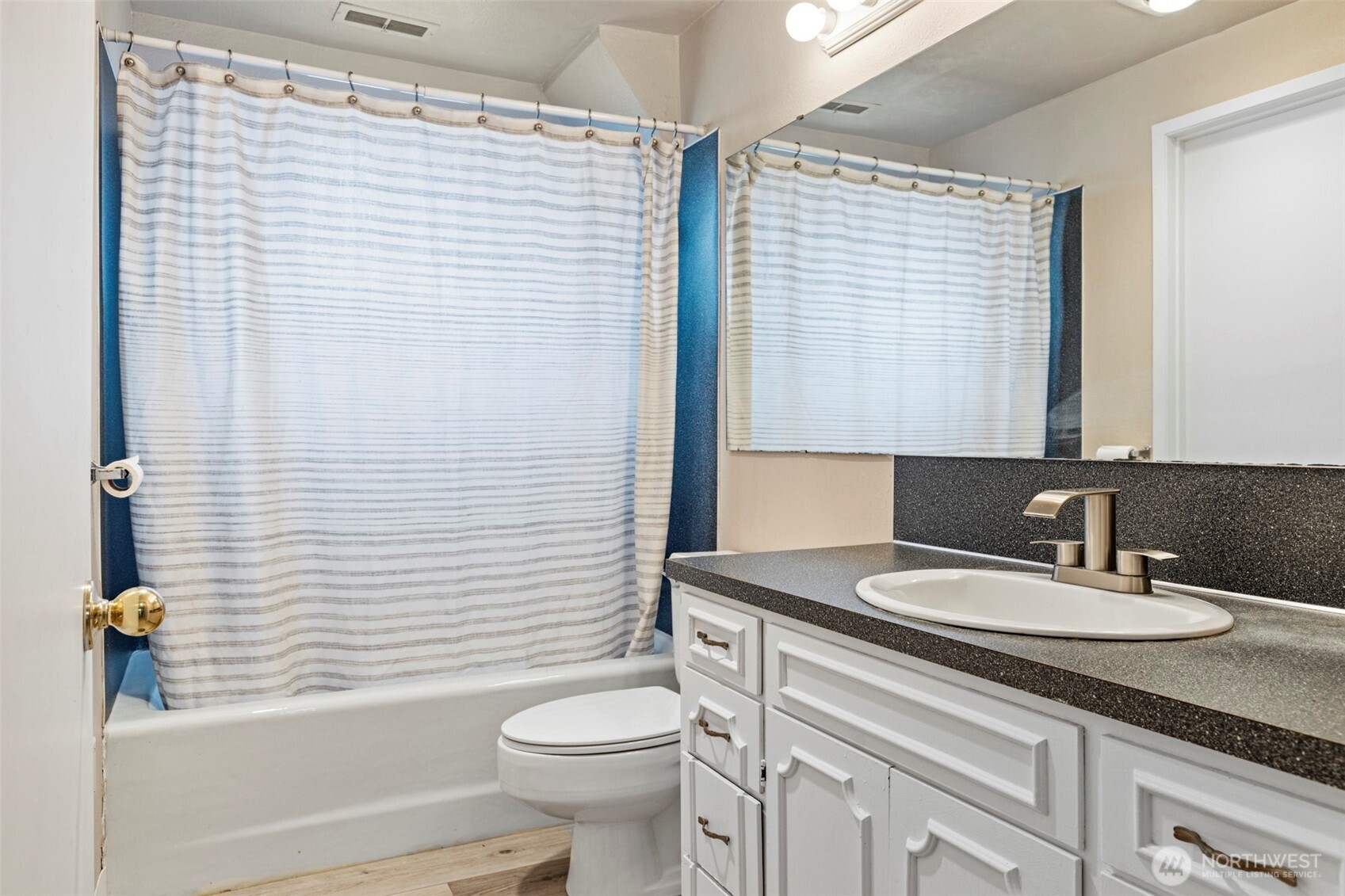 property viewer photo 18