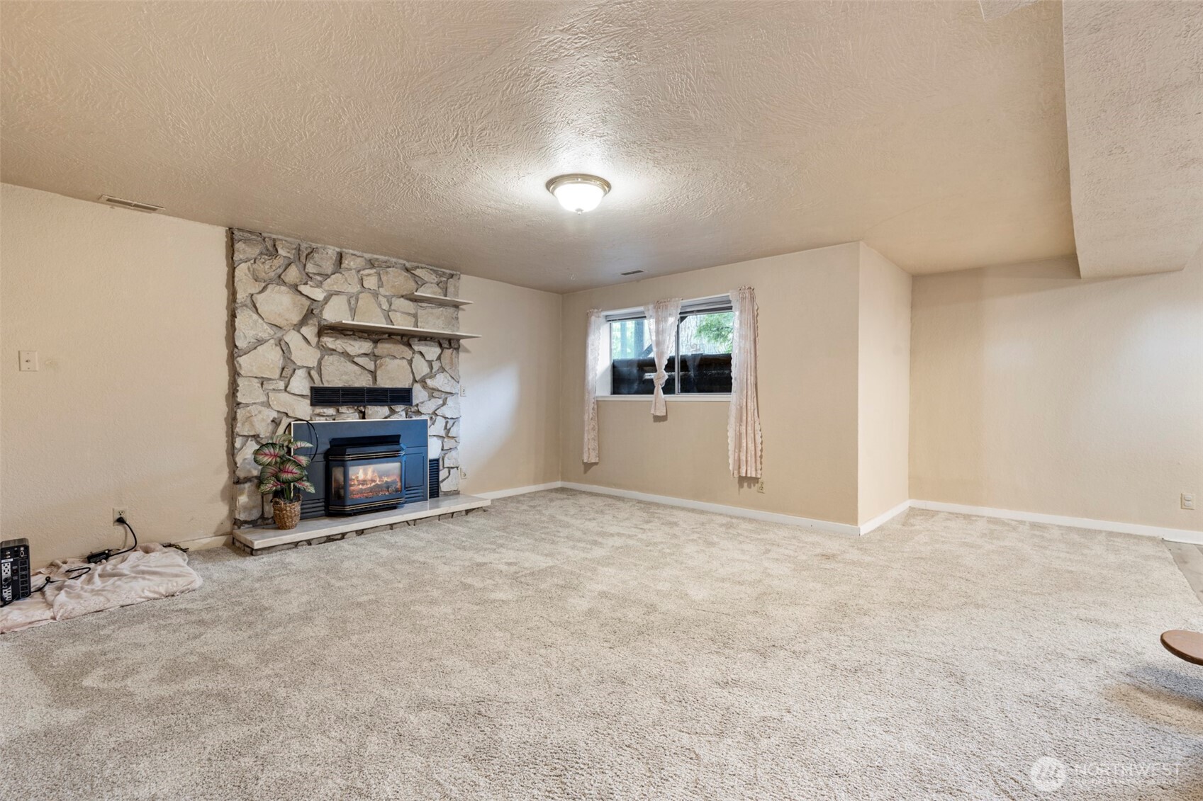 property viewer photo 19