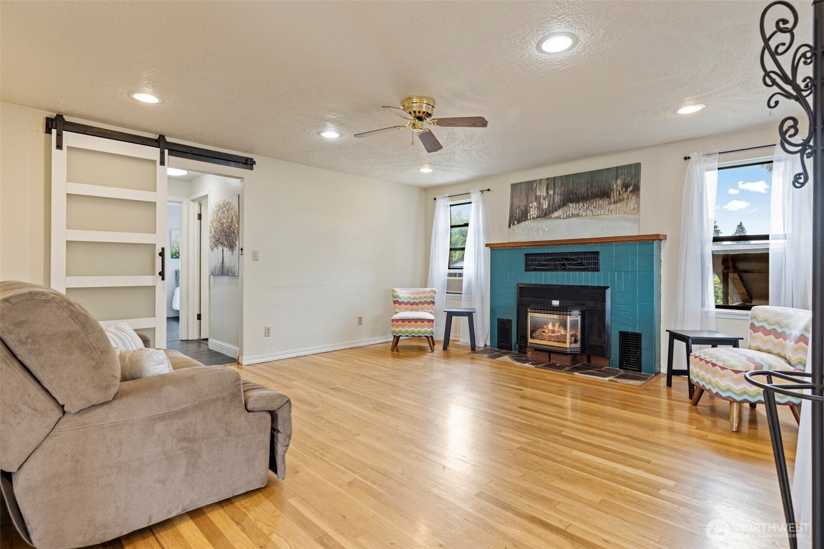 property viewer photo 2