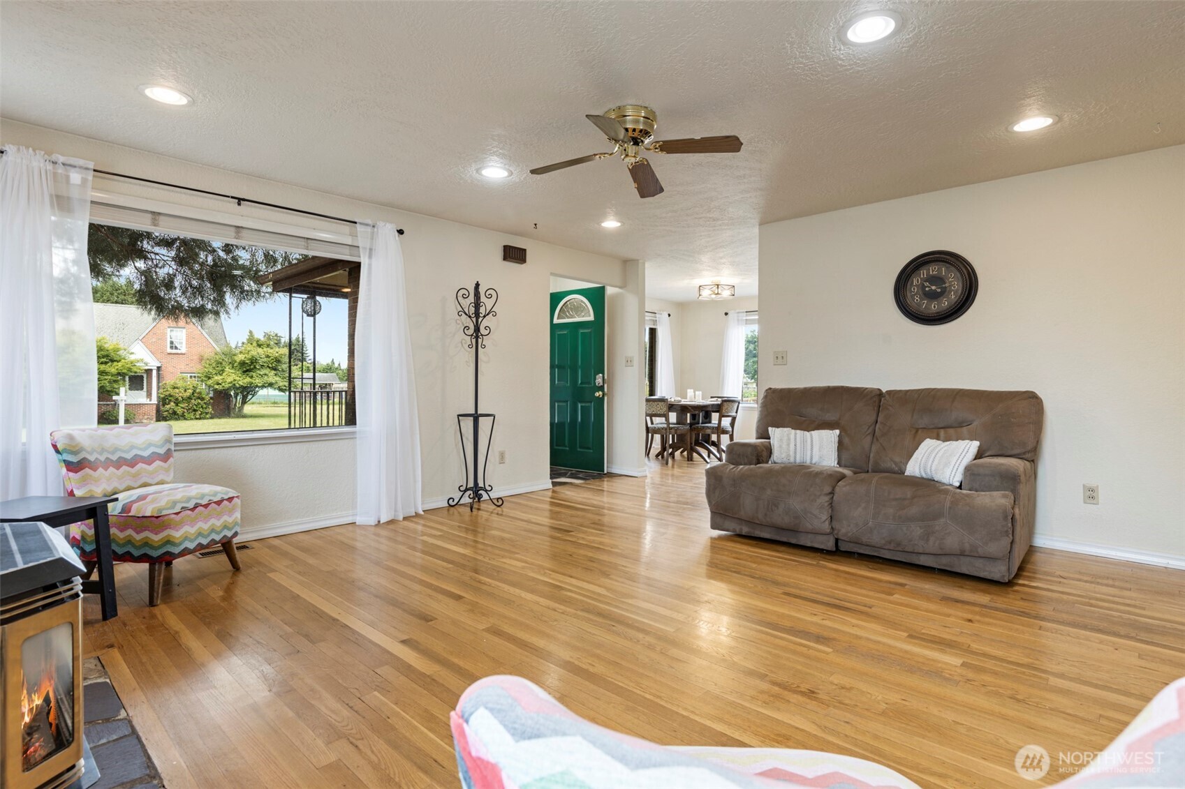 property viewer photo 4