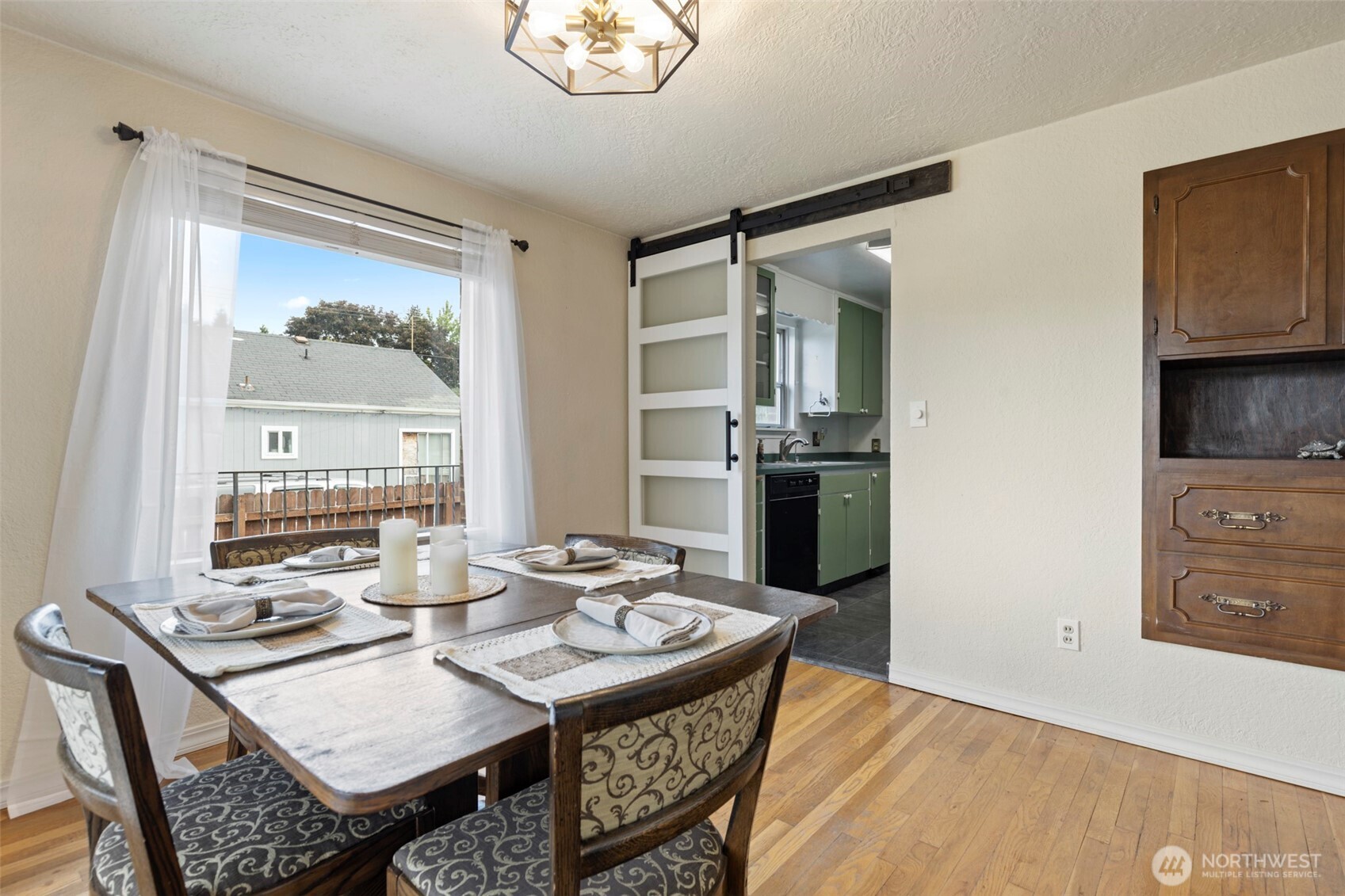 property viewer photo 6