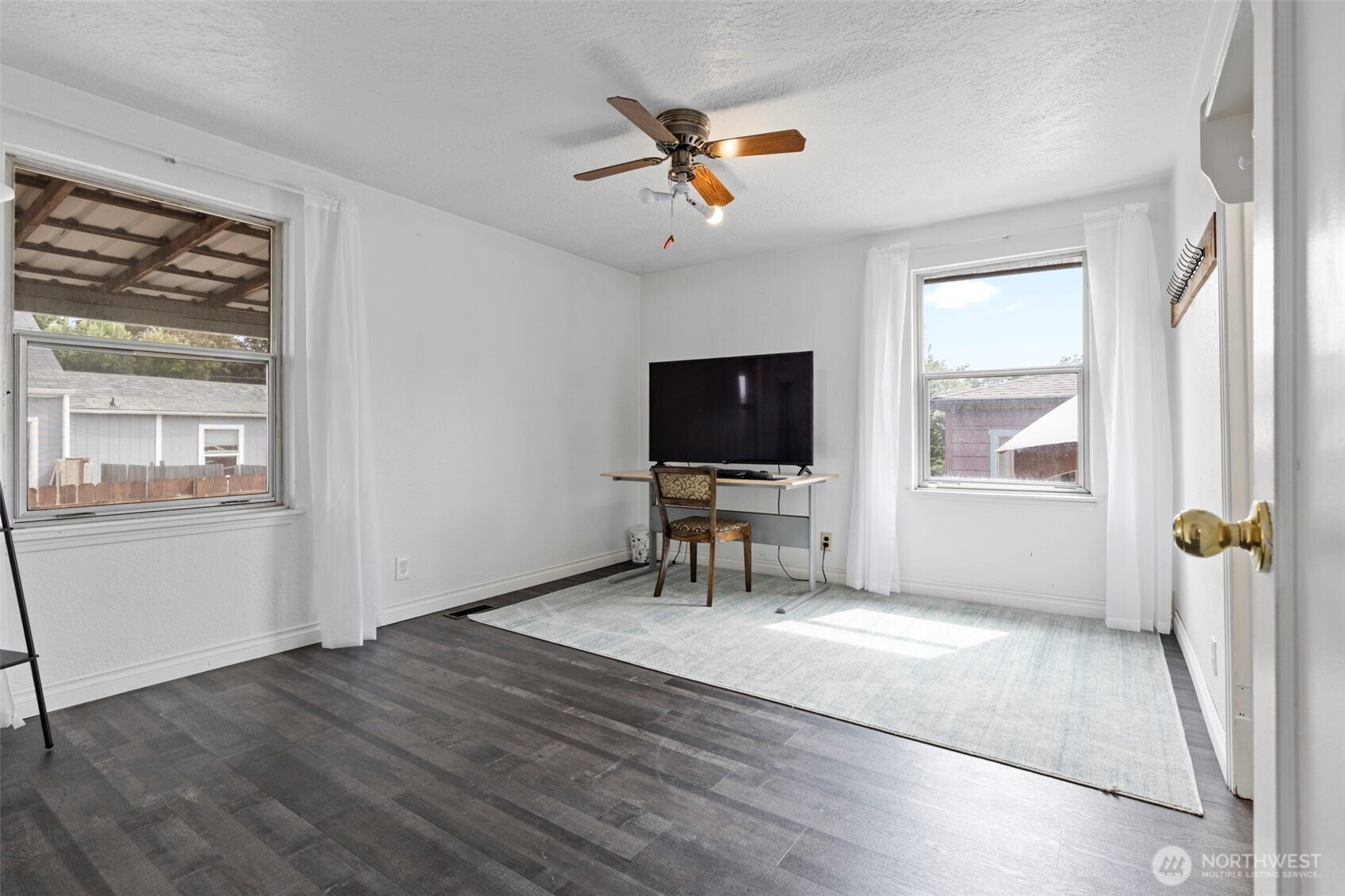 property viewer photo 9