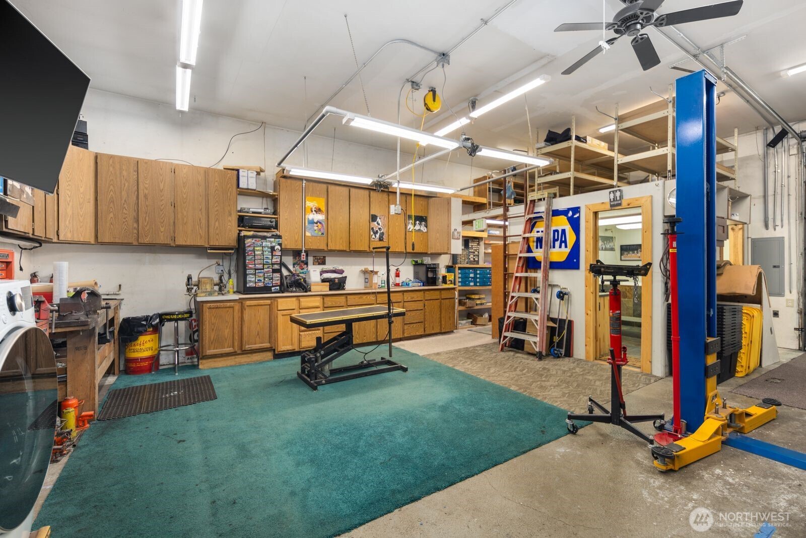 main property photo 29