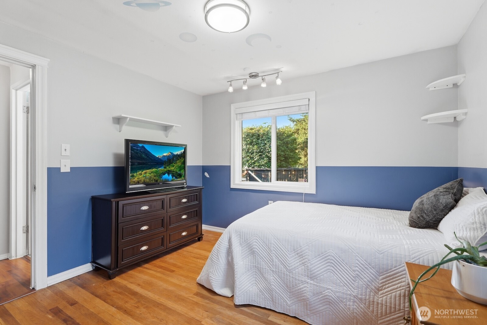 property viewer photo 11