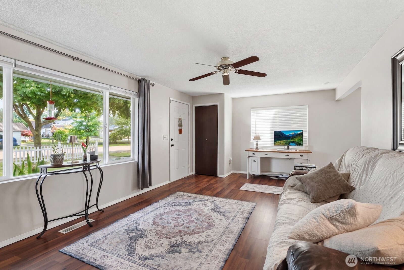 property viewer photo 3