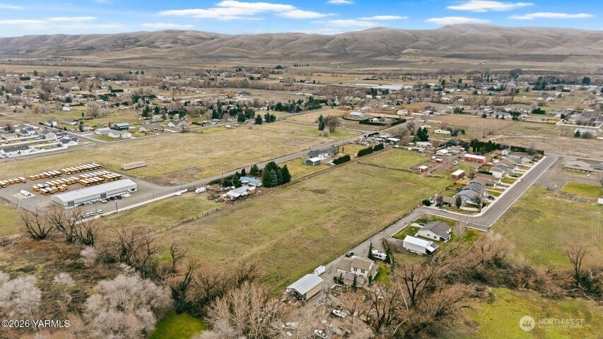main property photo 9