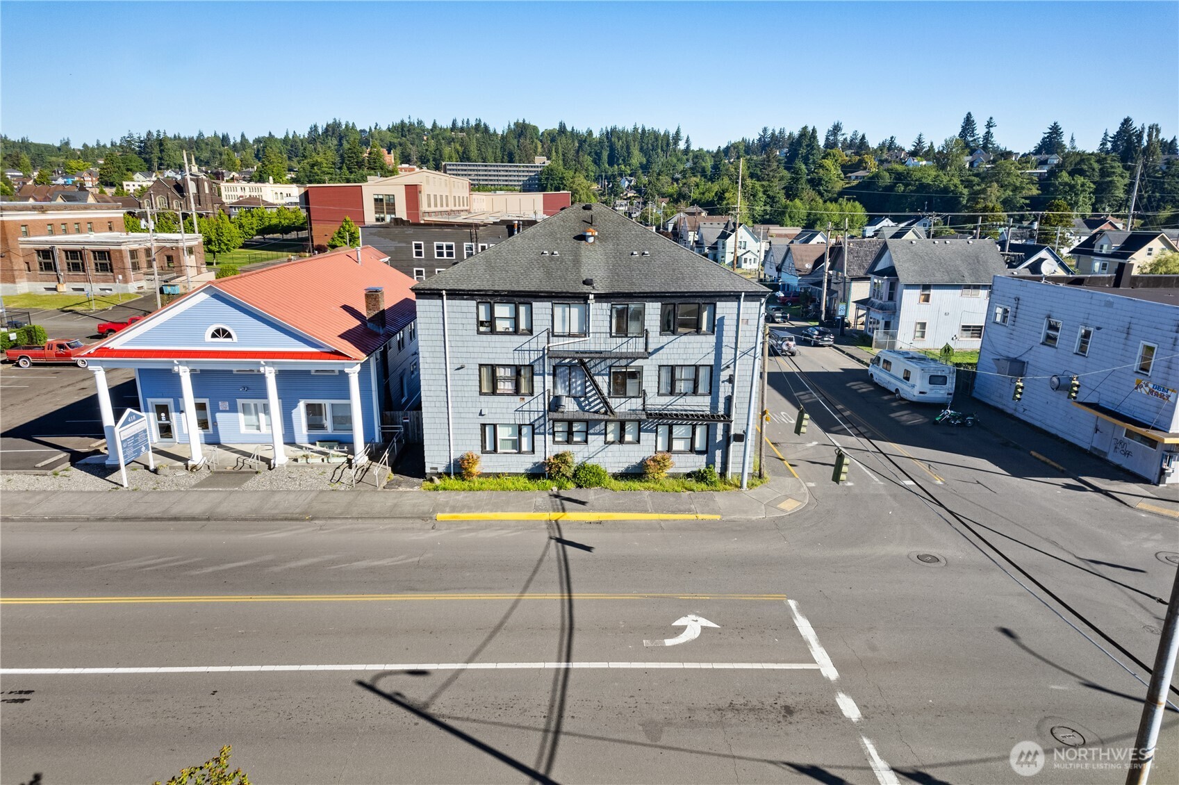 main property photo 14