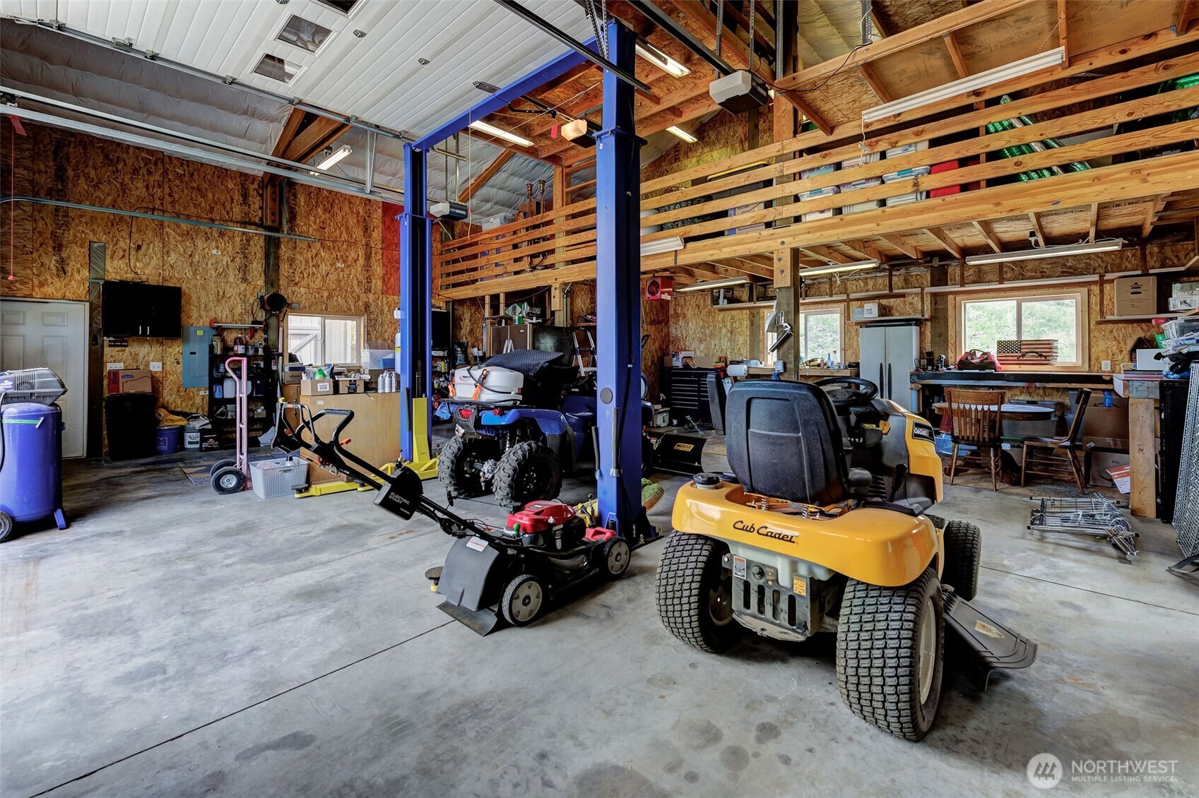 main property photo 14