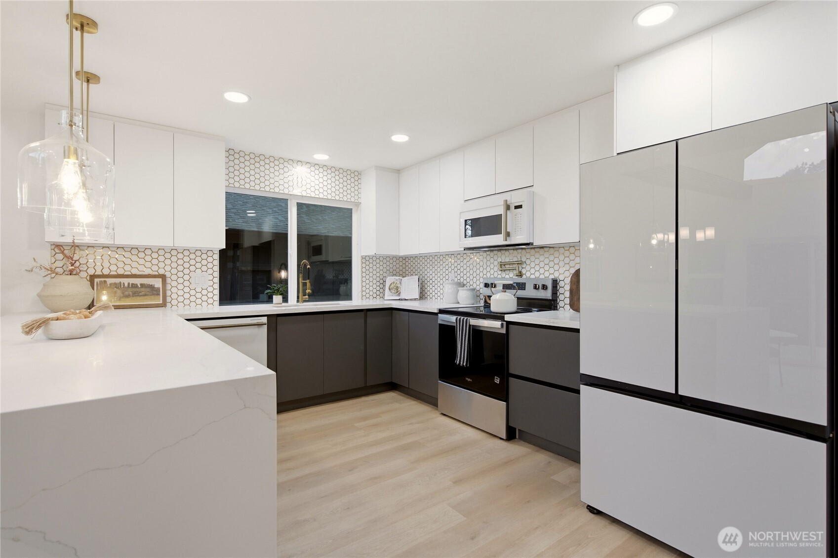 property viewer photo 10