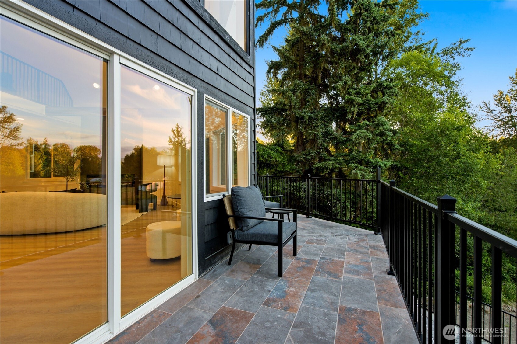 property viewer photo 15