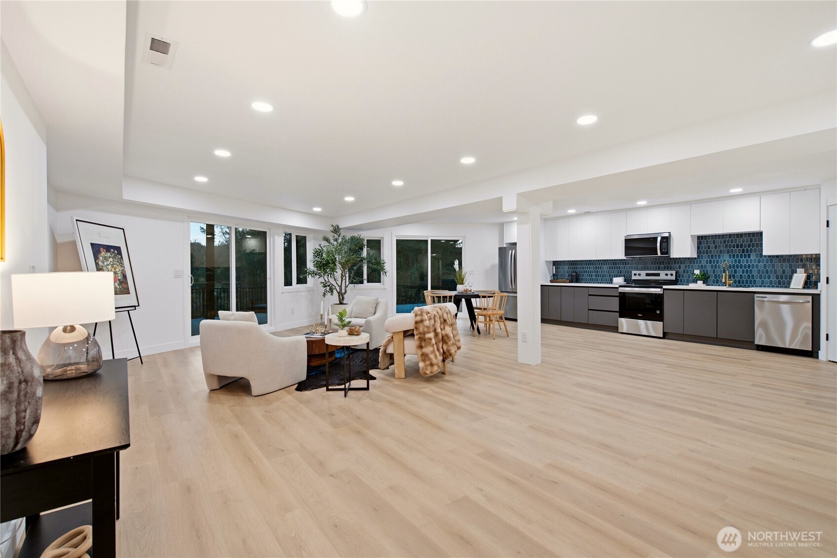 property viewer photo 26