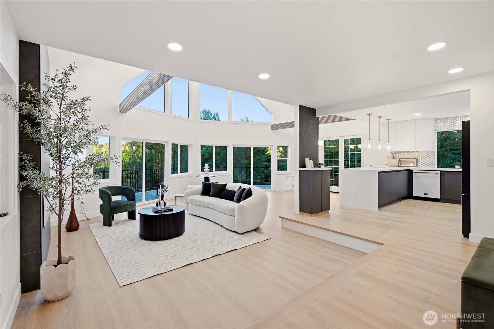 property viewer photo 5