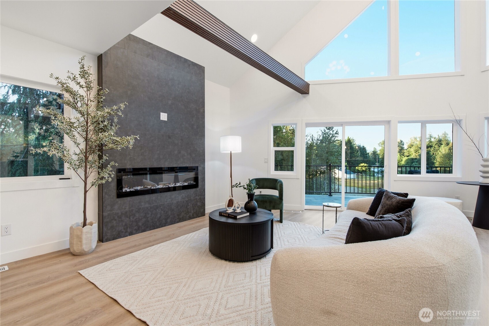 property viewer photo 6
