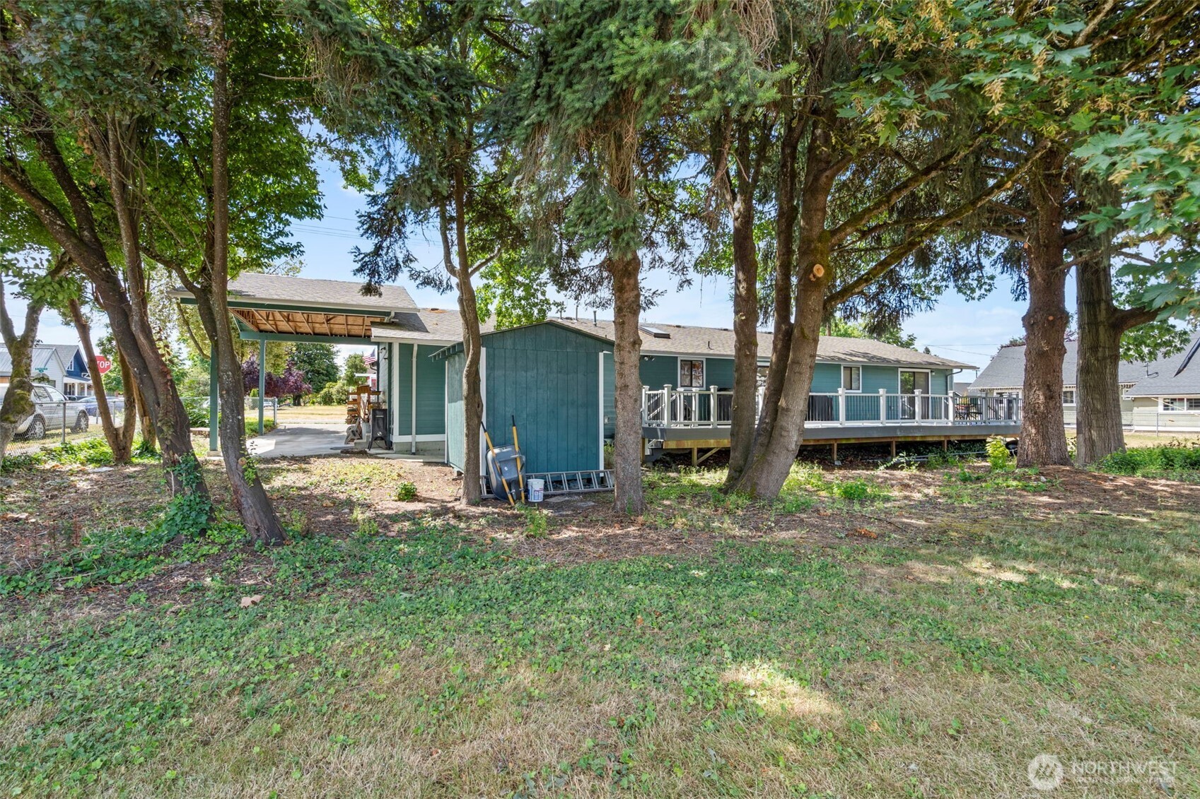 main property photo 28
