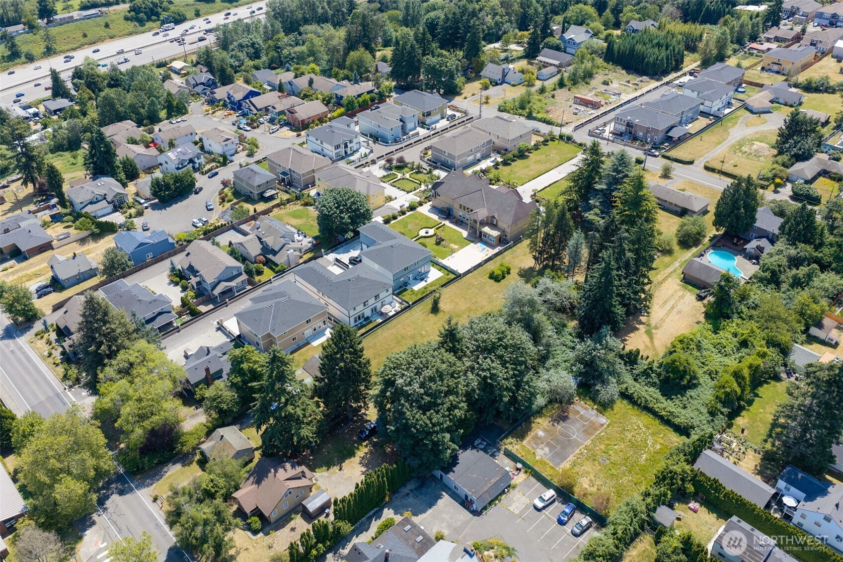 main property photo 18