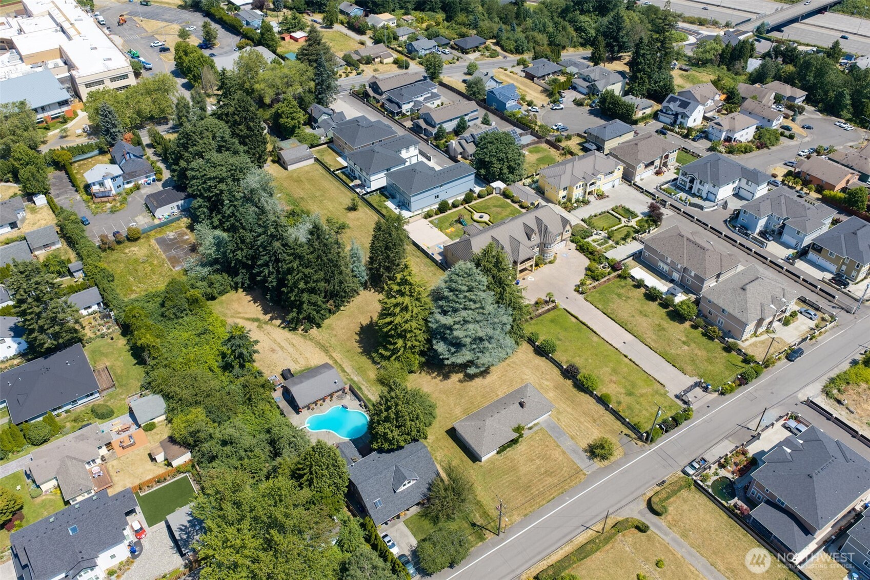 main property photo 23