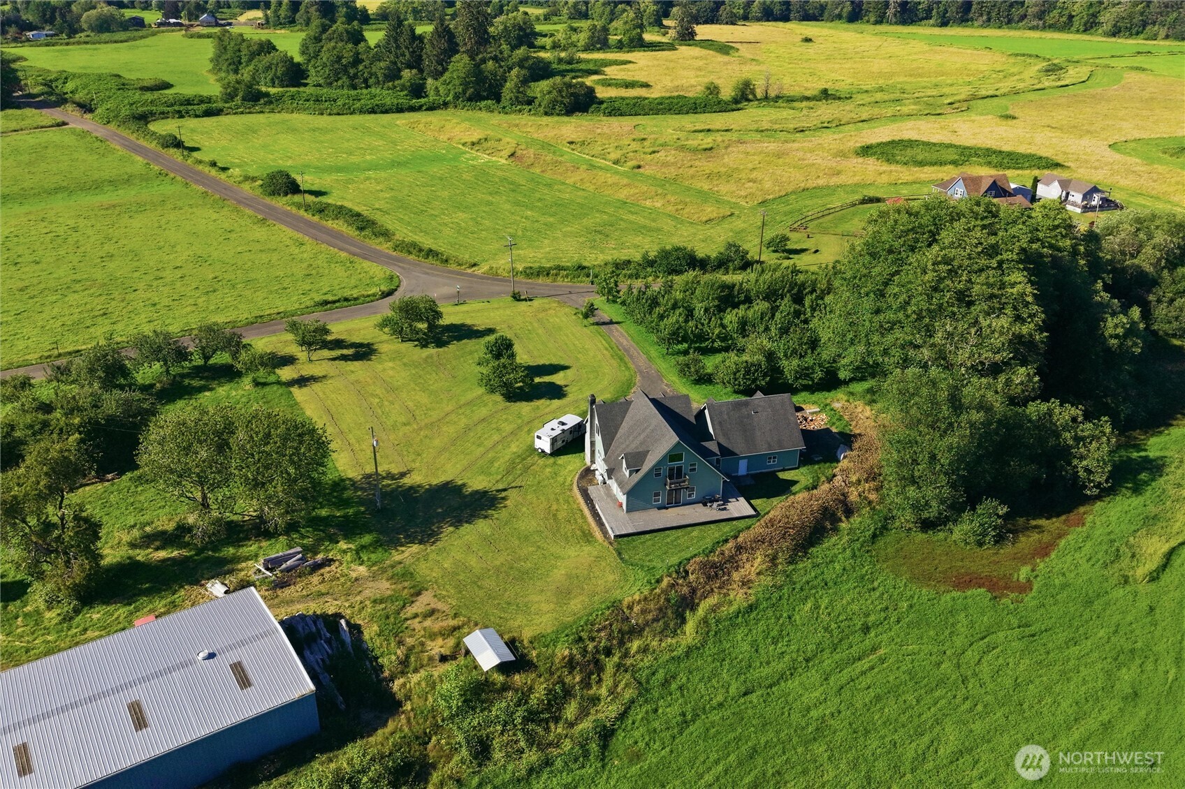 main property photo 31