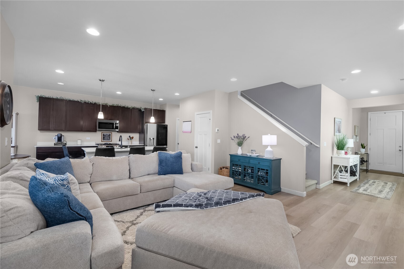 property viewer photo 1