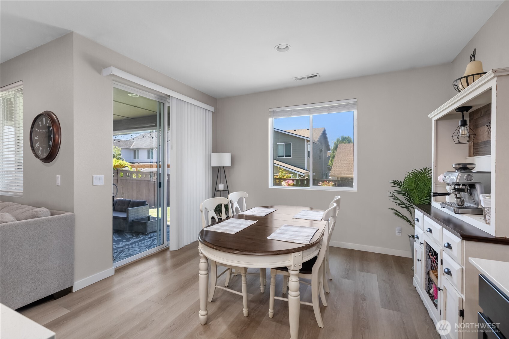 property viewer photo 13