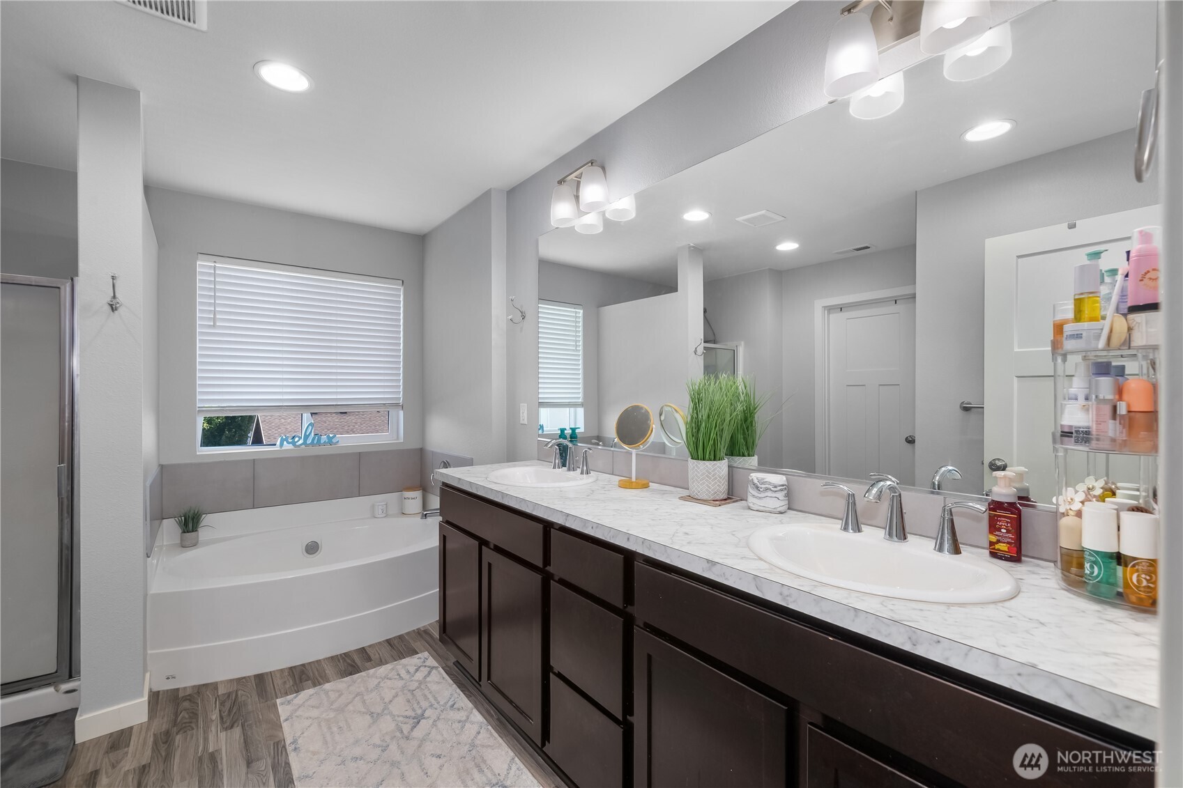 property viewer photo 7