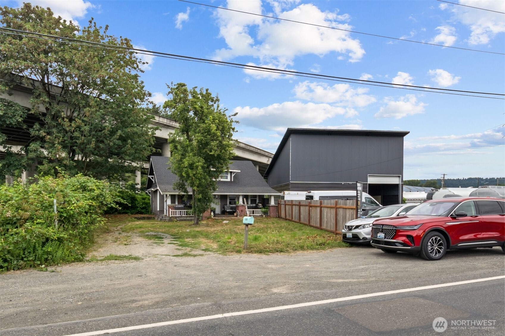 main property photo 24