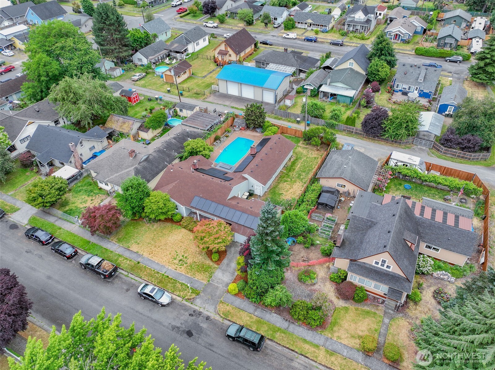 main property photo 37