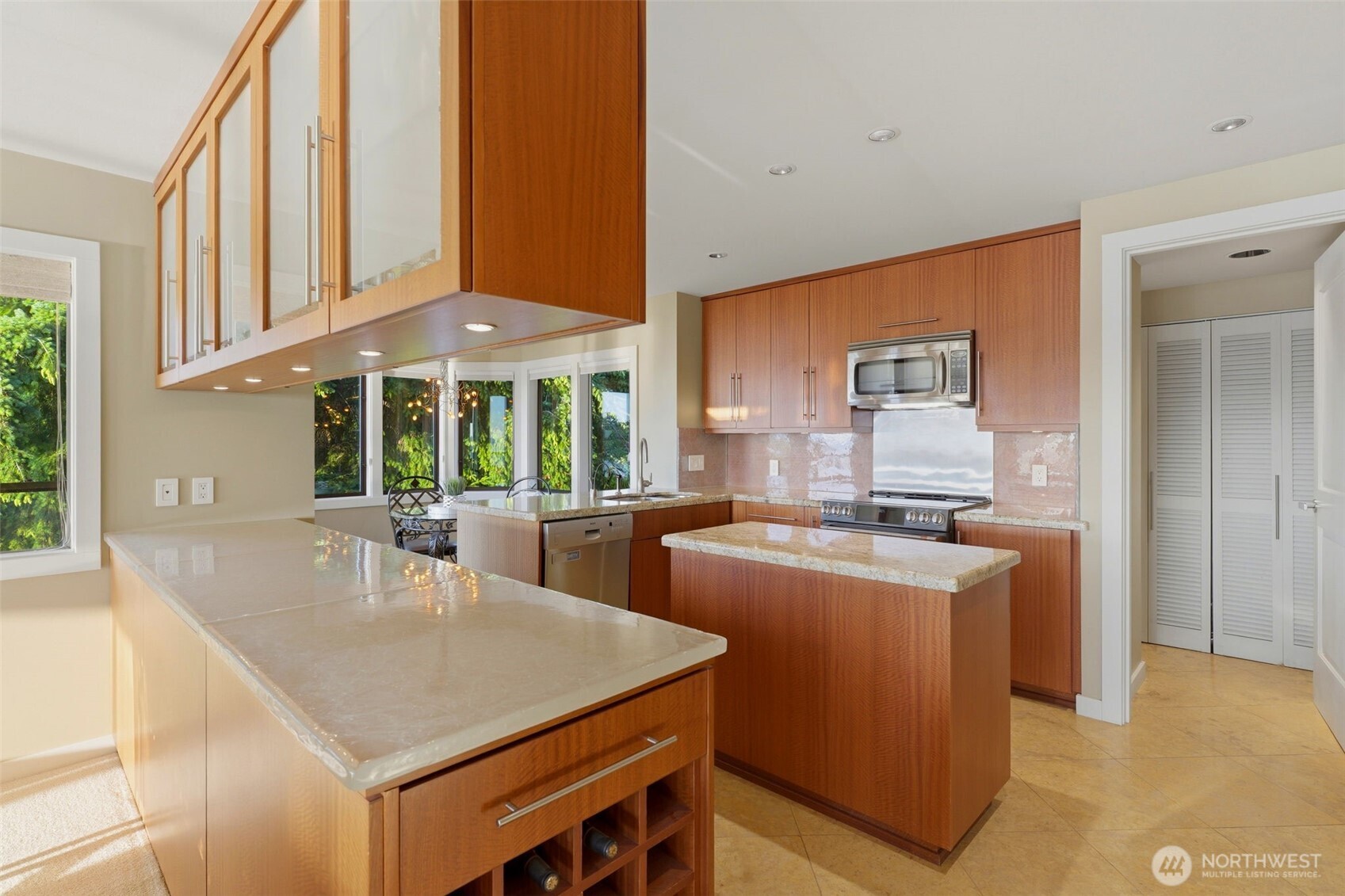 property viewer photo 2