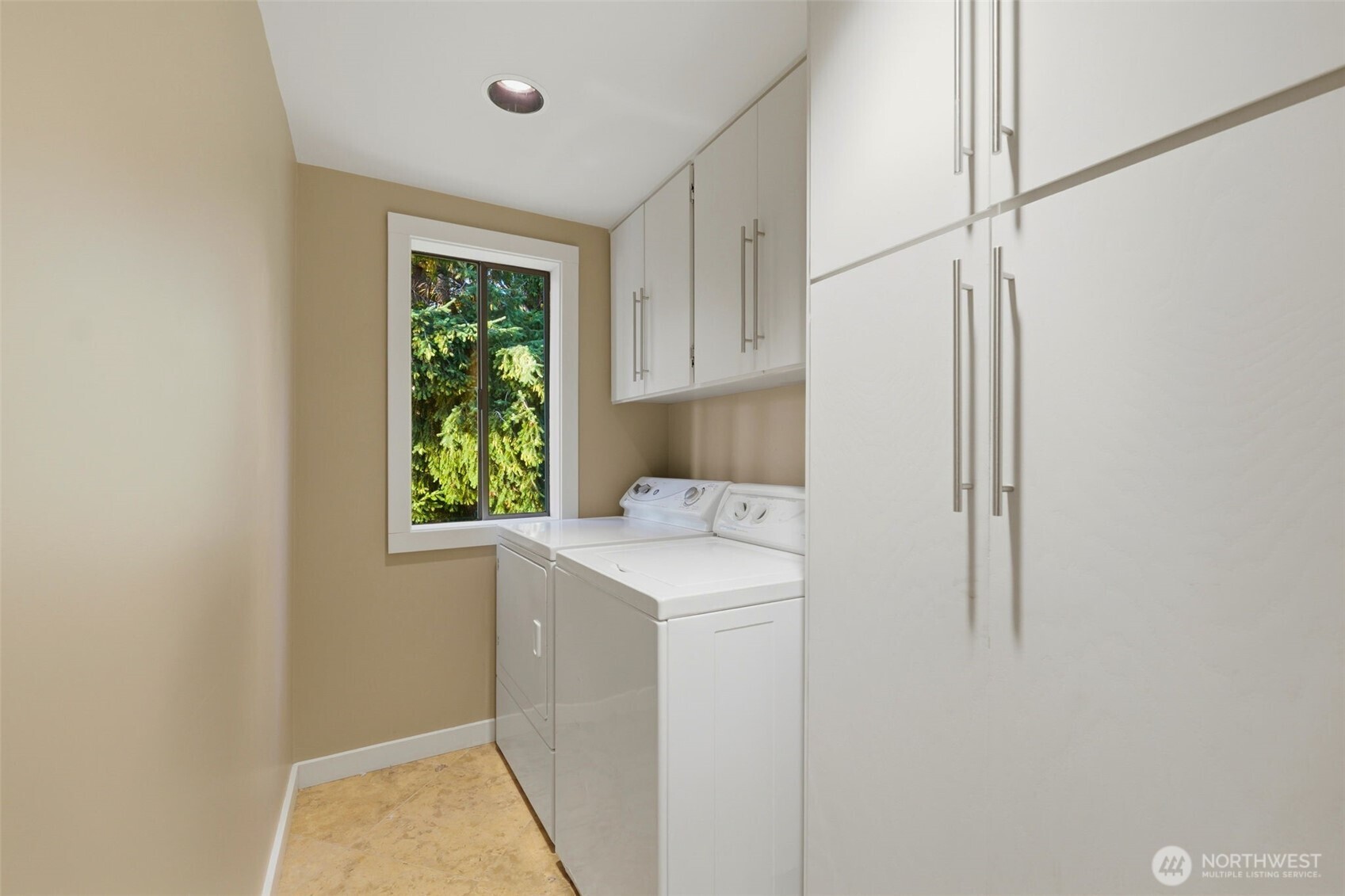 property viewer photo 34
