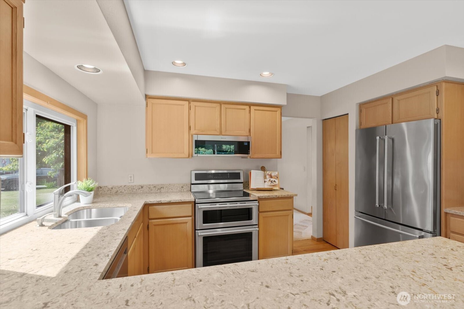property viewer photo 12